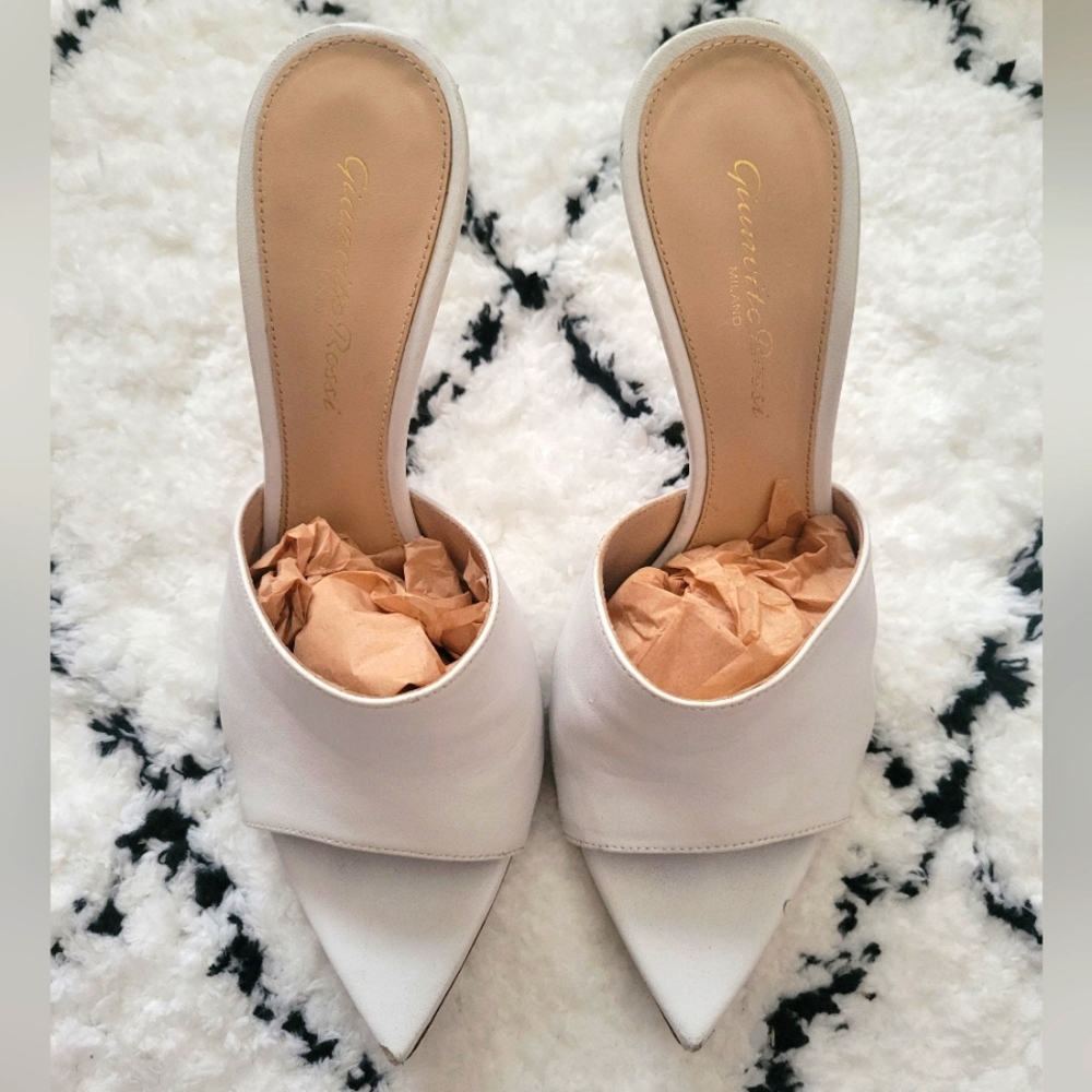 GIANVITO ROSSI MULES